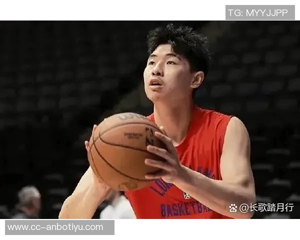 只管打球好看三球表现抢眼却三分失准成比赛遗憾 只管打球好看三球表现抢眼却三分失准成比赛遗憾