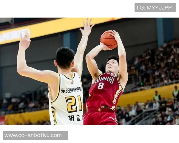 贾尔斯单节高效表现力争上游力抗首钢五虎合力得分优势